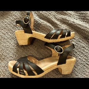 Dansko sandals size 41